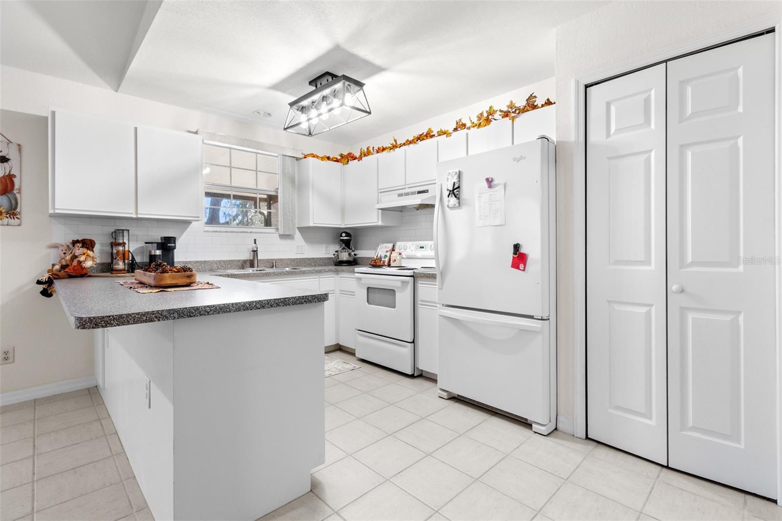 Image 13 of 30 For 193 Fitzpatrick Avenue