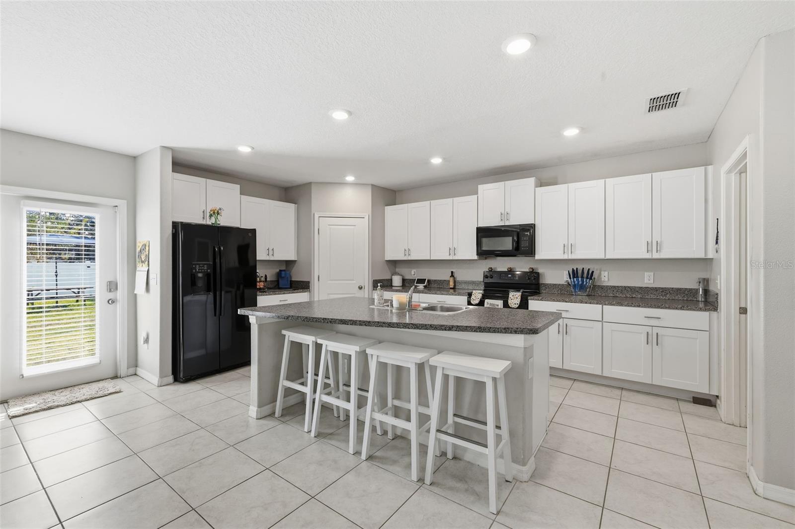 Image 10 of 44 For 2007 Sea Salt Court