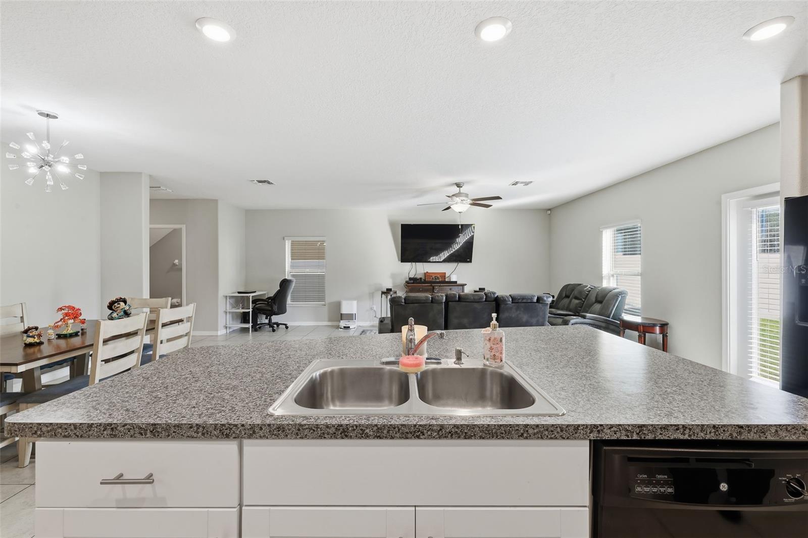 Image 13 of 44 For 2007 Sea Salt Court