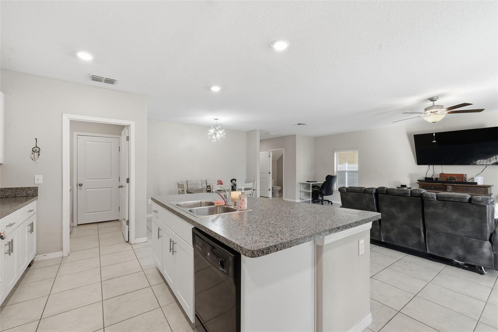 Image 14 of 44 For 2007 Sea Salt Court