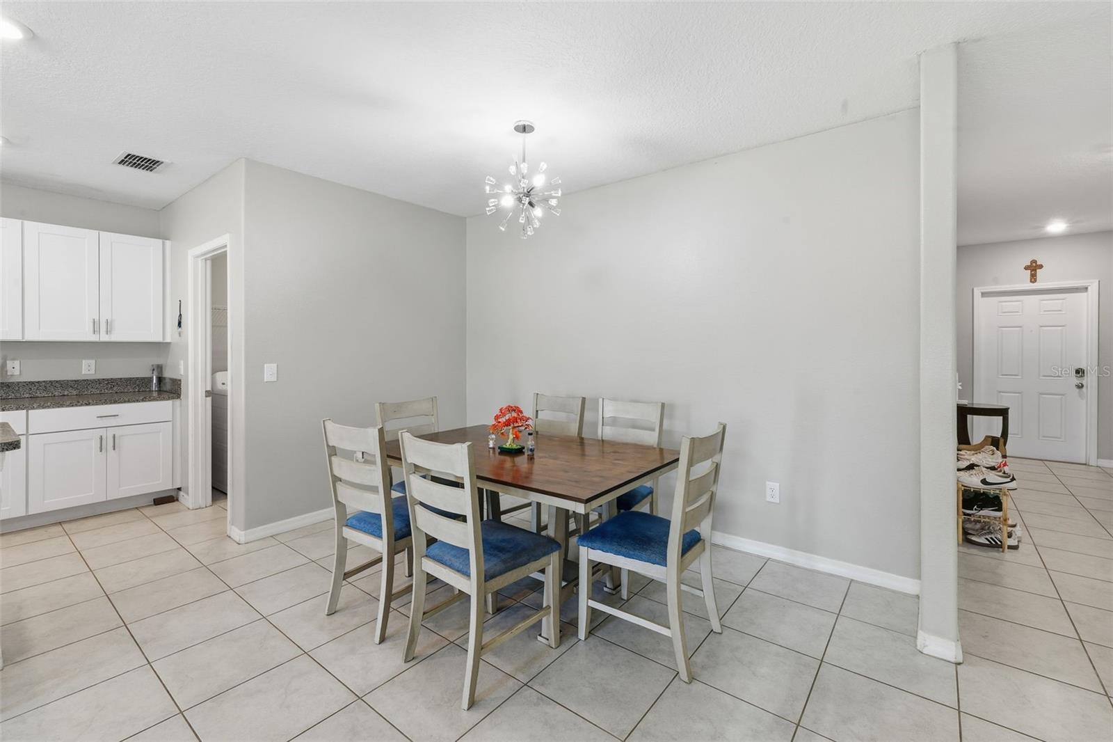 Image 16 of 44 For 2007 Sea Salt Court