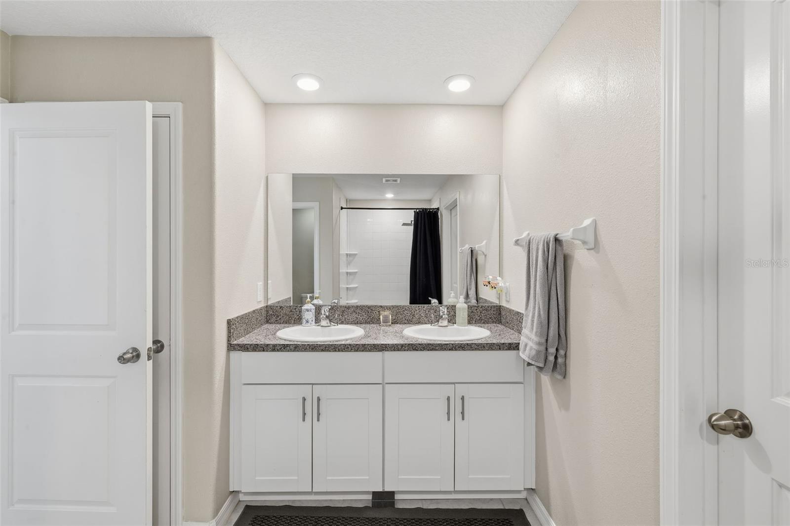 Image 26 of 44 For 2007 Sea Salt Court