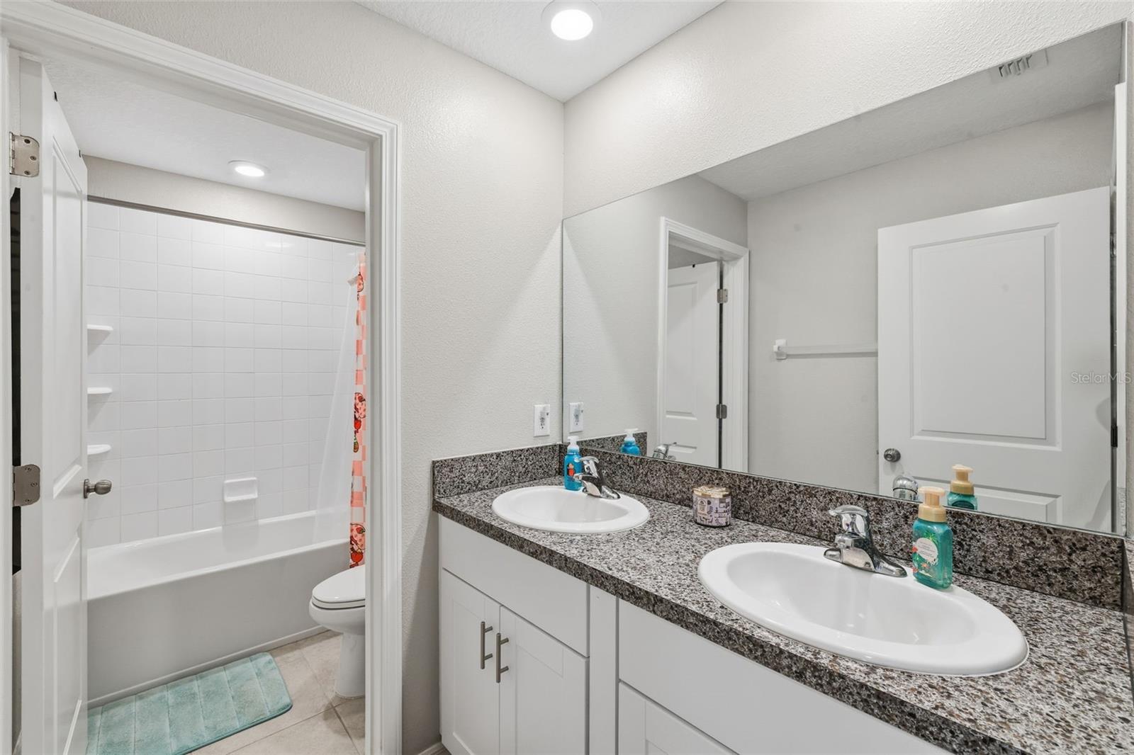 Image 31 of 44 For 2007 Sea Salt Court