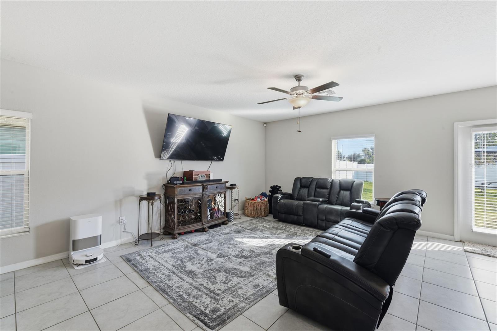 Image 7 of 44 For 2007 Sea Salt Court