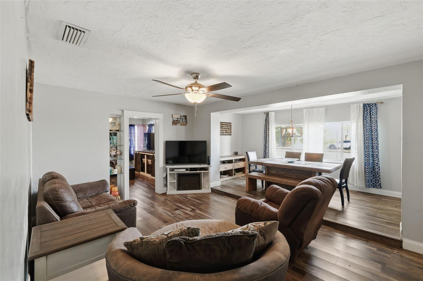 Image 10 of 31 For 1852 Lake Parker Drive