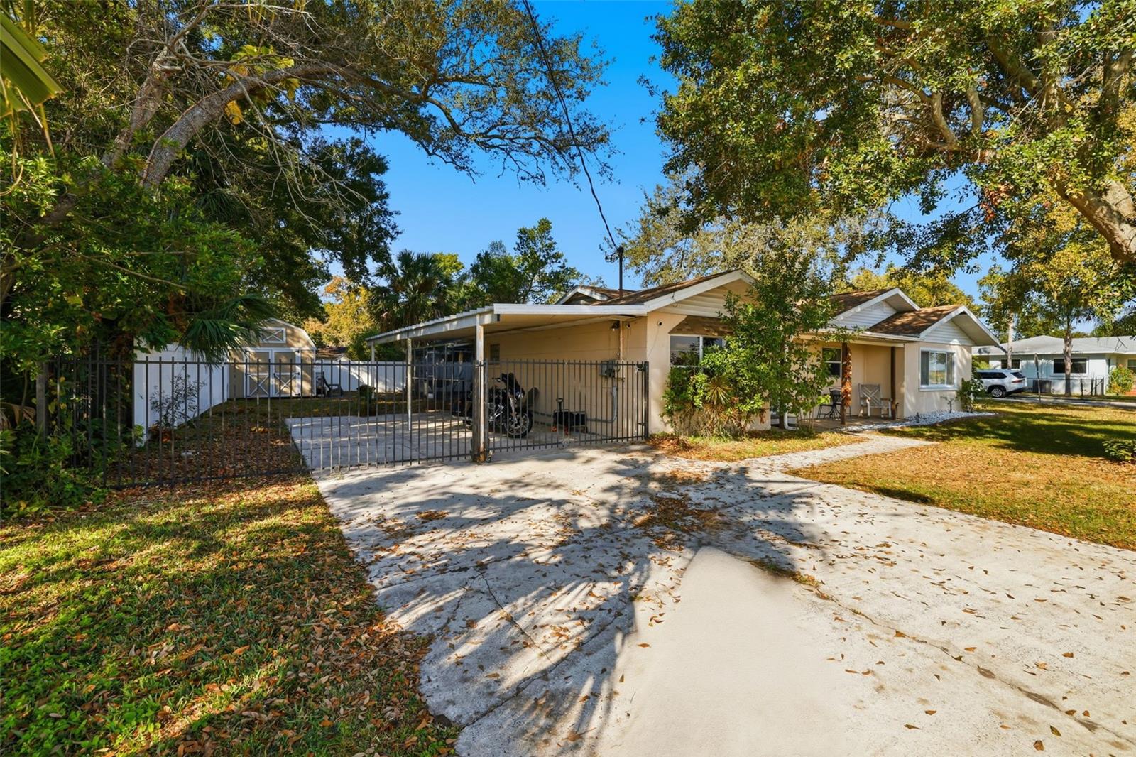 Image 27 of 31 For 1852 Lake Parker Drive