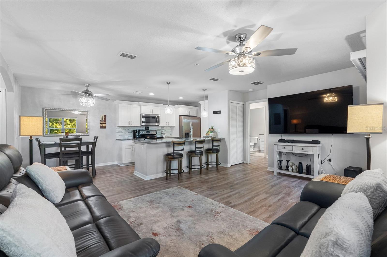 Image 12 of 51 For 5089 Royal Palms Way 202