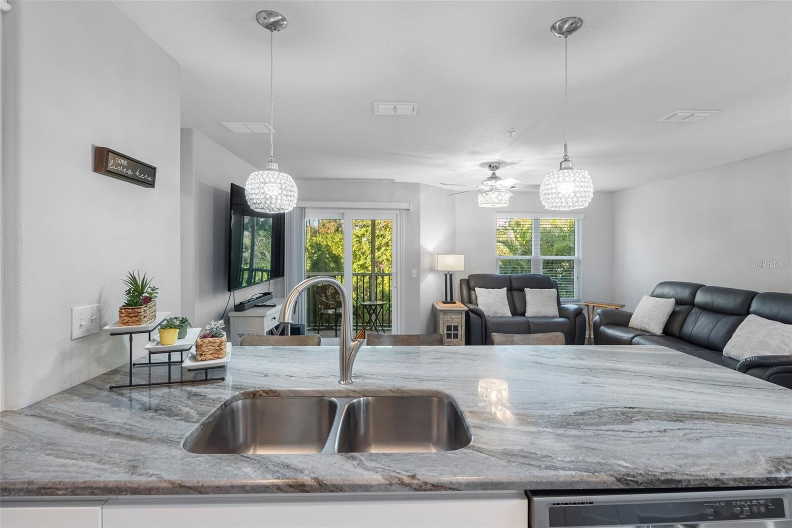 Image 21 of 51 For 5089 Royal Palms Way 202