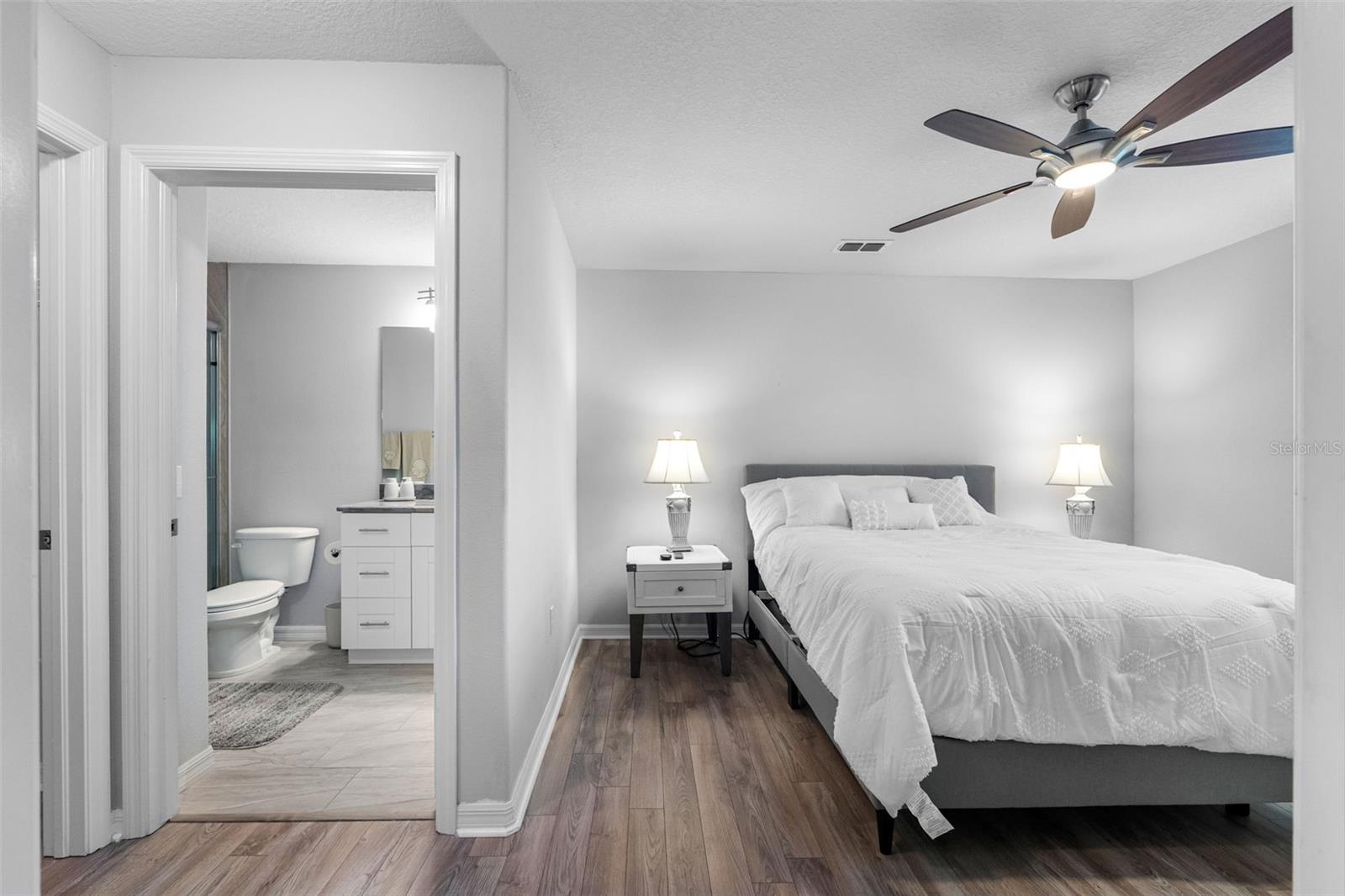 Image 24 of 51 For 5089 Royal Palms Way 202