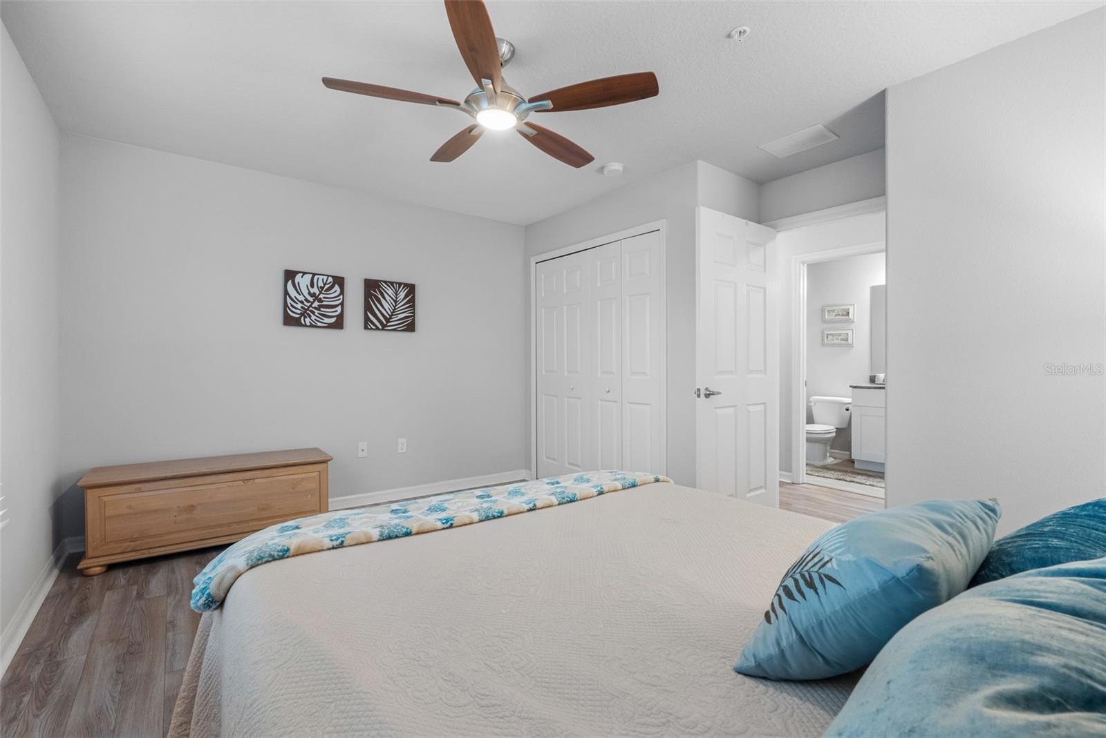 Image 28 of 51 For 5089 Royal Palms Way 202