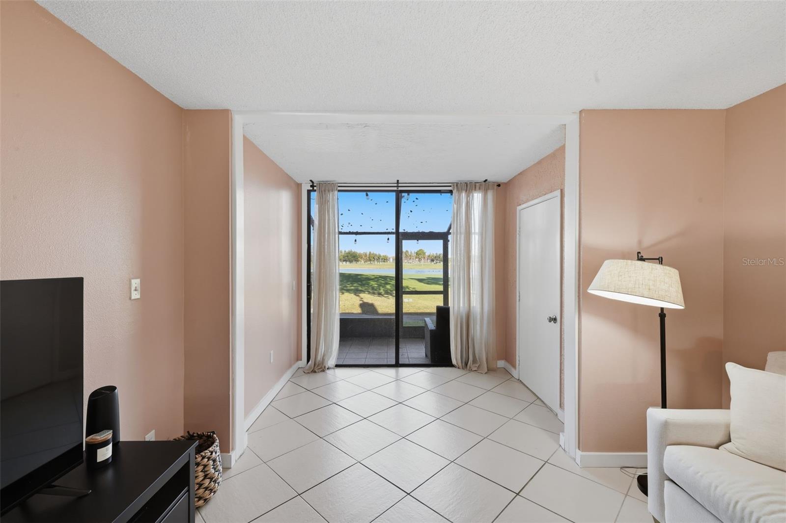 Image 11 of 31 For 2017 Skimmer Court W 411