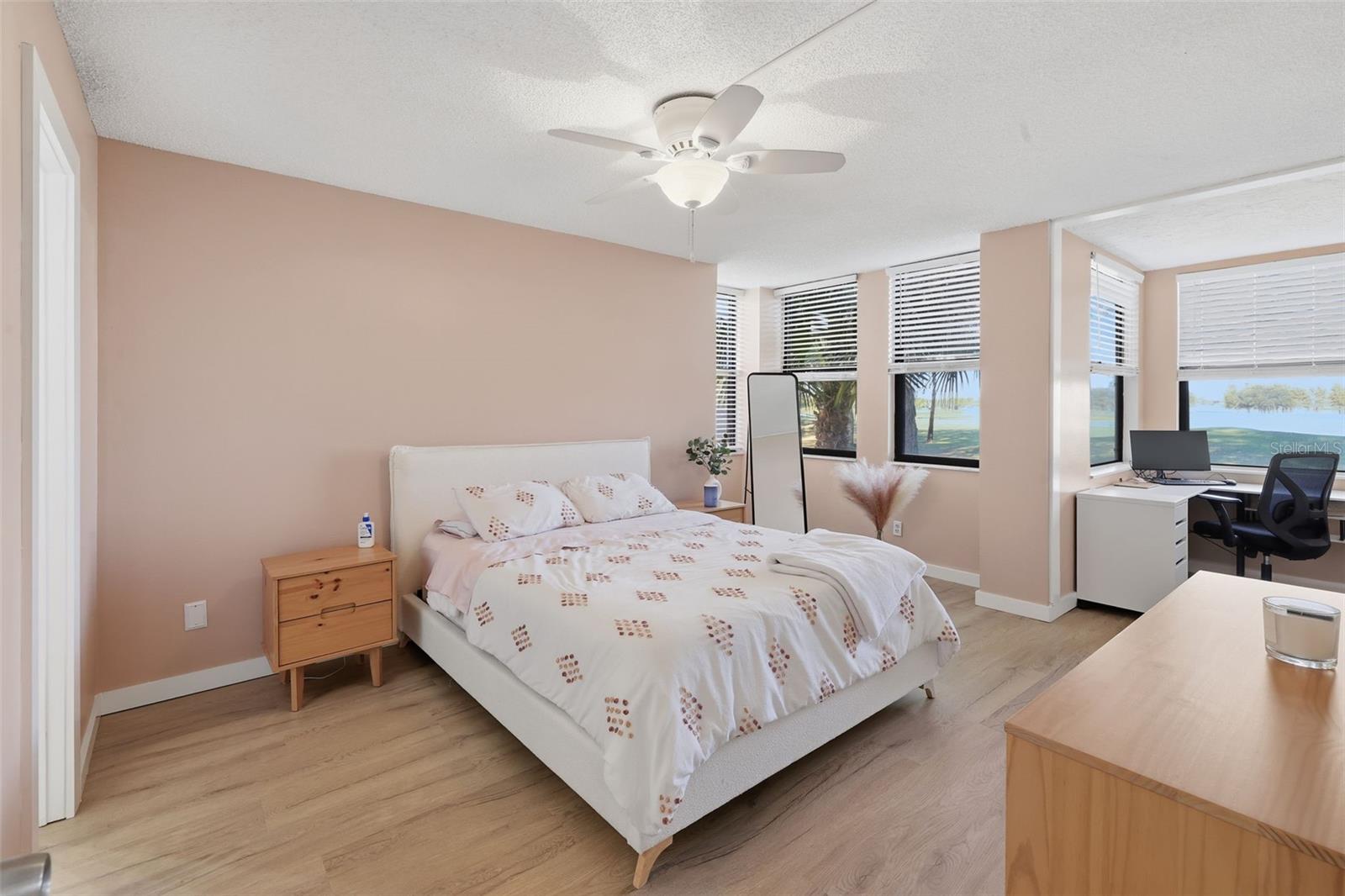 Image 14 of 31 For 2017 Skimmer Court W 411