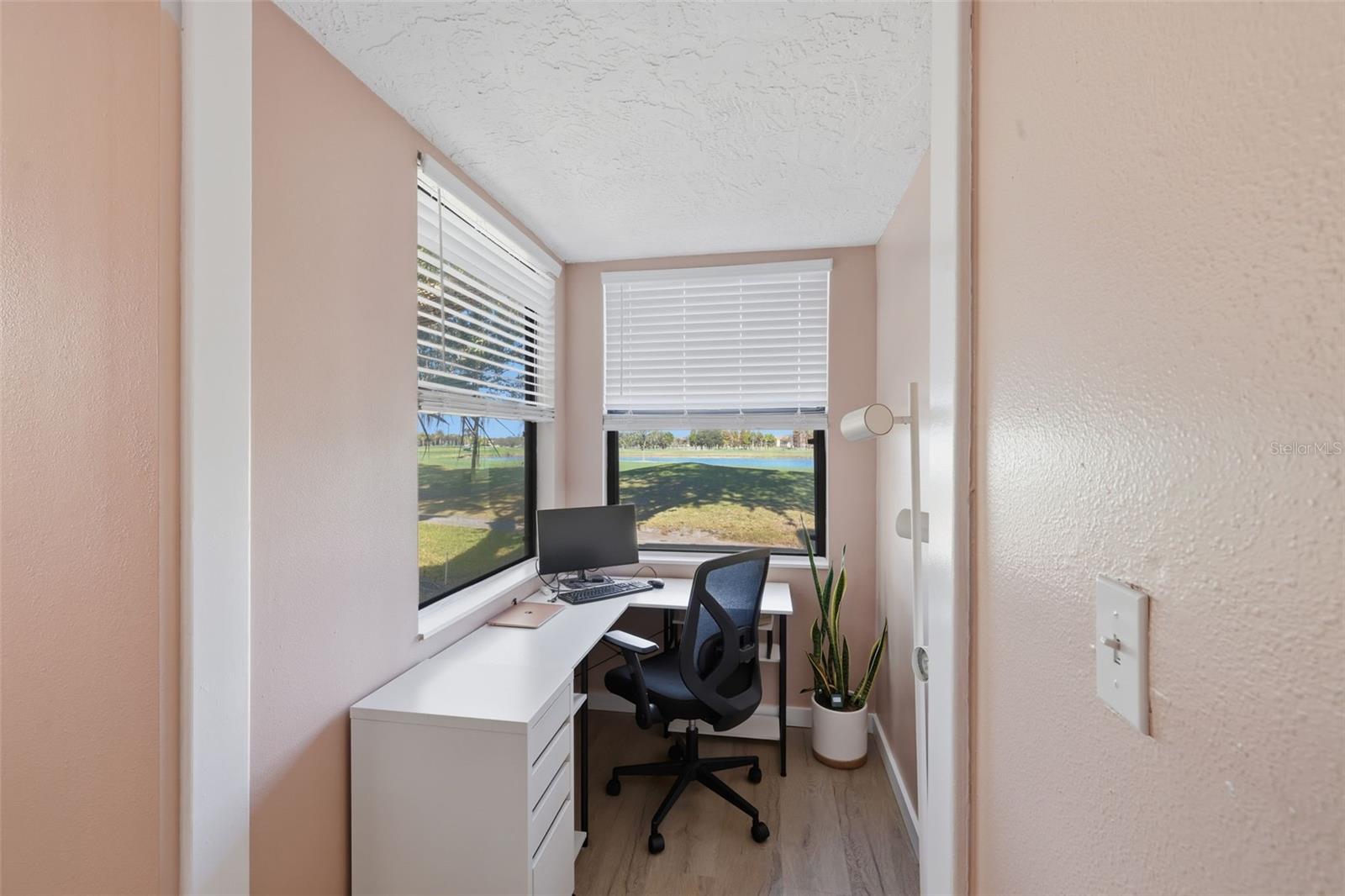 Image 15 of 31 For 2017 Skimmer Court W 411