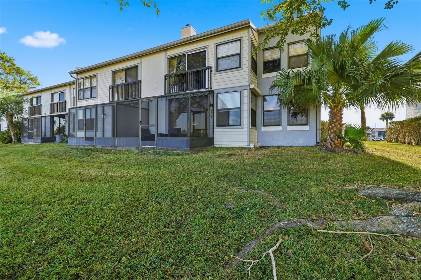 Image 25 of 31 For 2017 Skimmer Court W 411