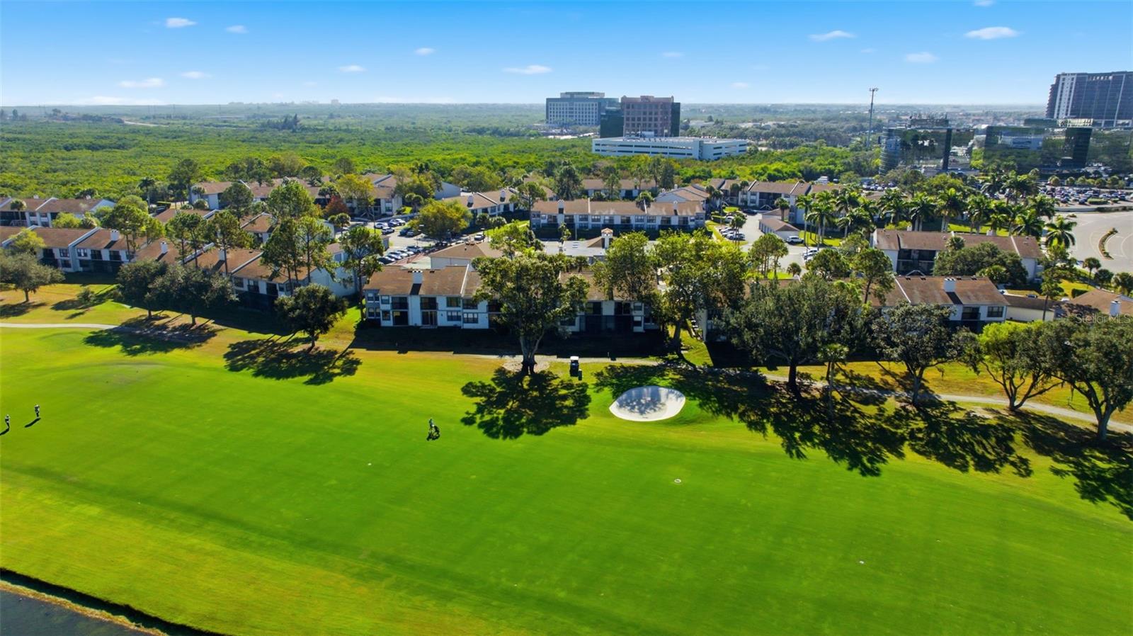 Image 26 of 31 For 2017 Skimmer Court W 411