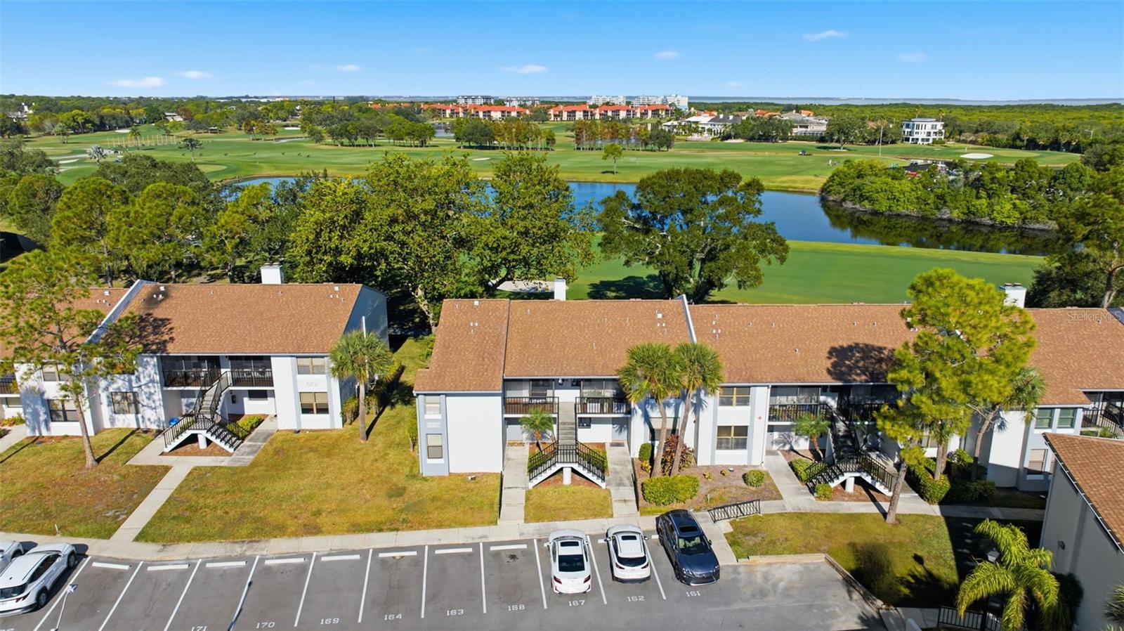 Image 27 of 31 For 2017 Skimmer Court W 411