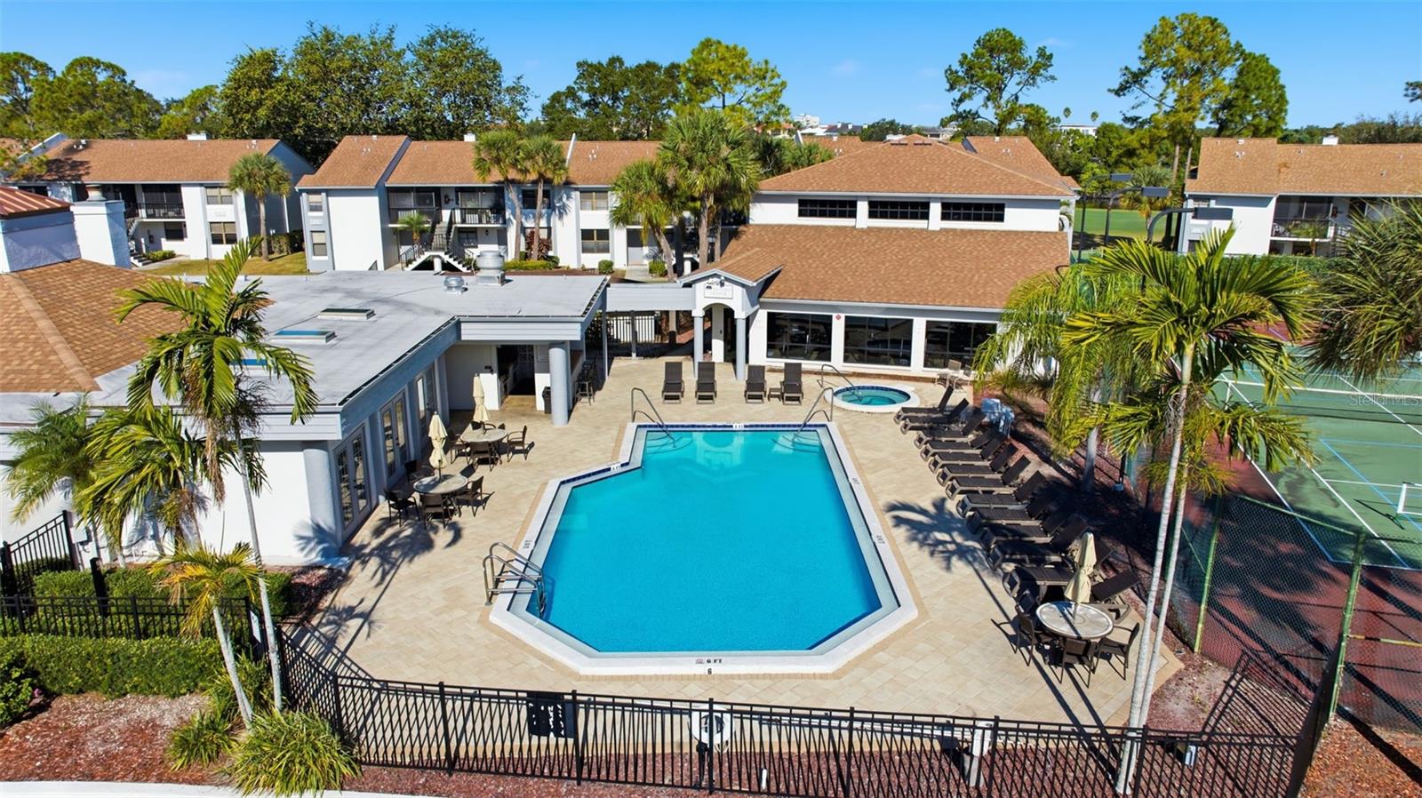 Image 30 of 31 For 2017 Skimmer Court W 411