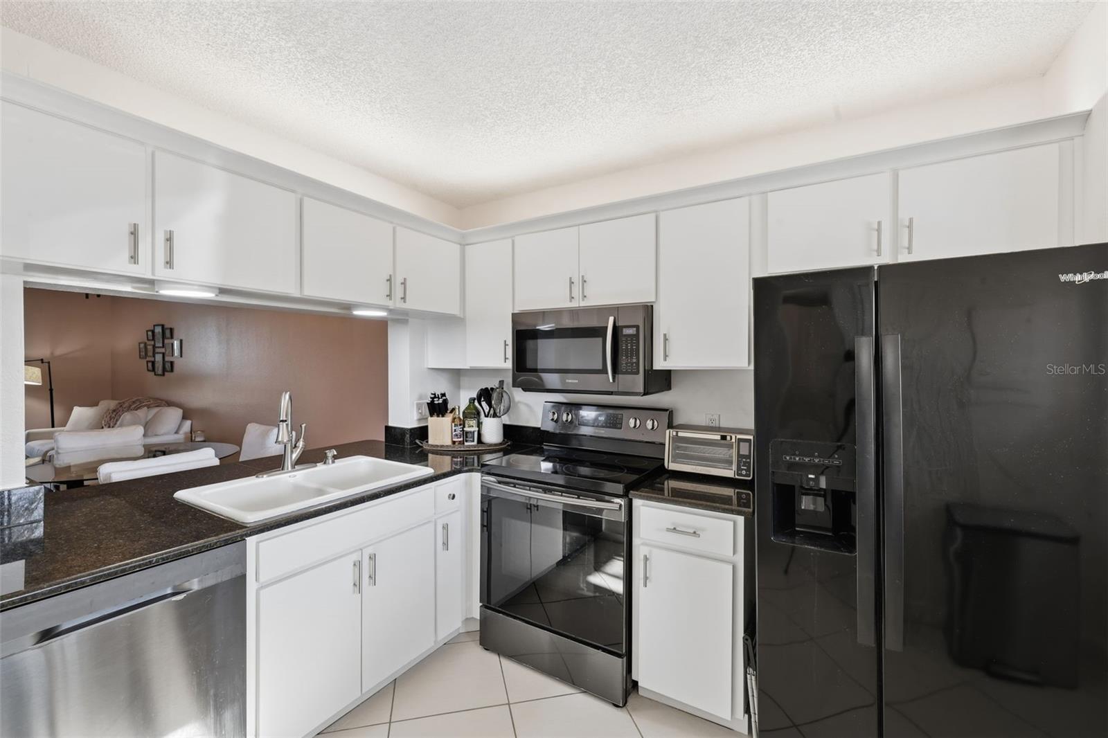 Image 4 of 31 For 2017 Skimmer Court W 411