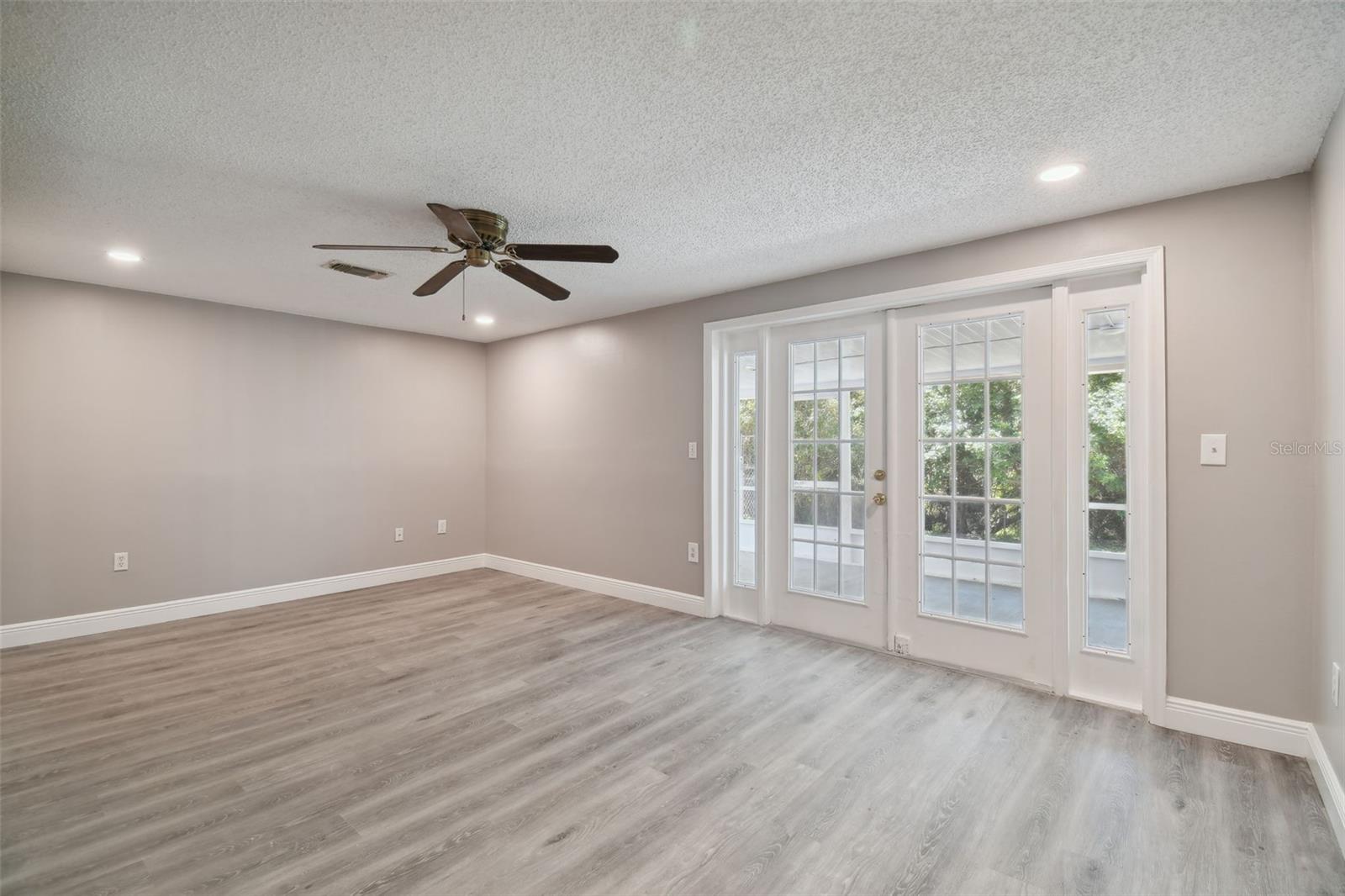 Image 19 of 52 For 7721 Heather Street