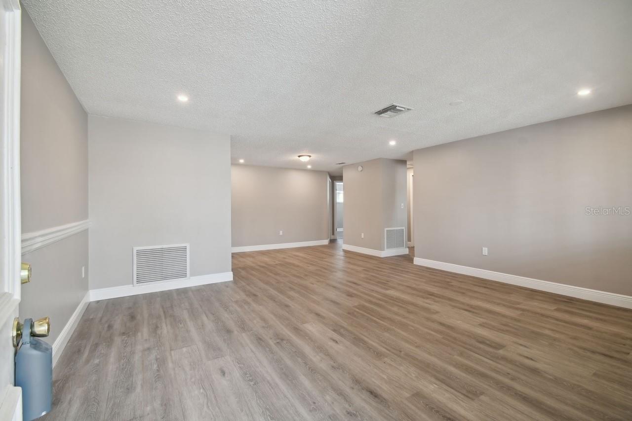 Image 2 of 52 For 7721 Heather Street