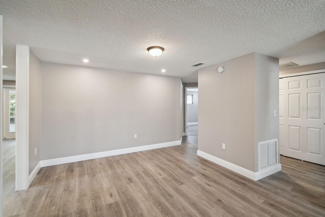 Image 21 of 52 For 7721 Heather Street