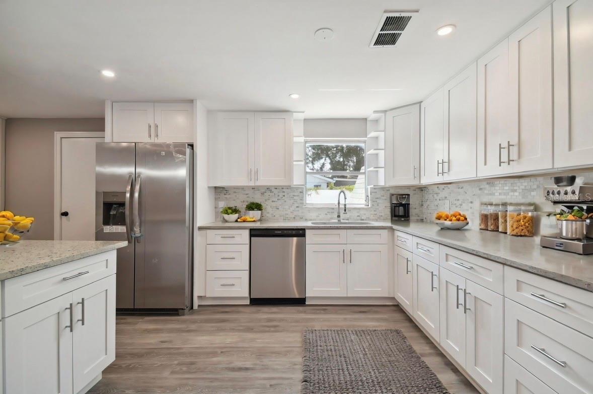 Image 4 of 52 For 7721 Heather Street