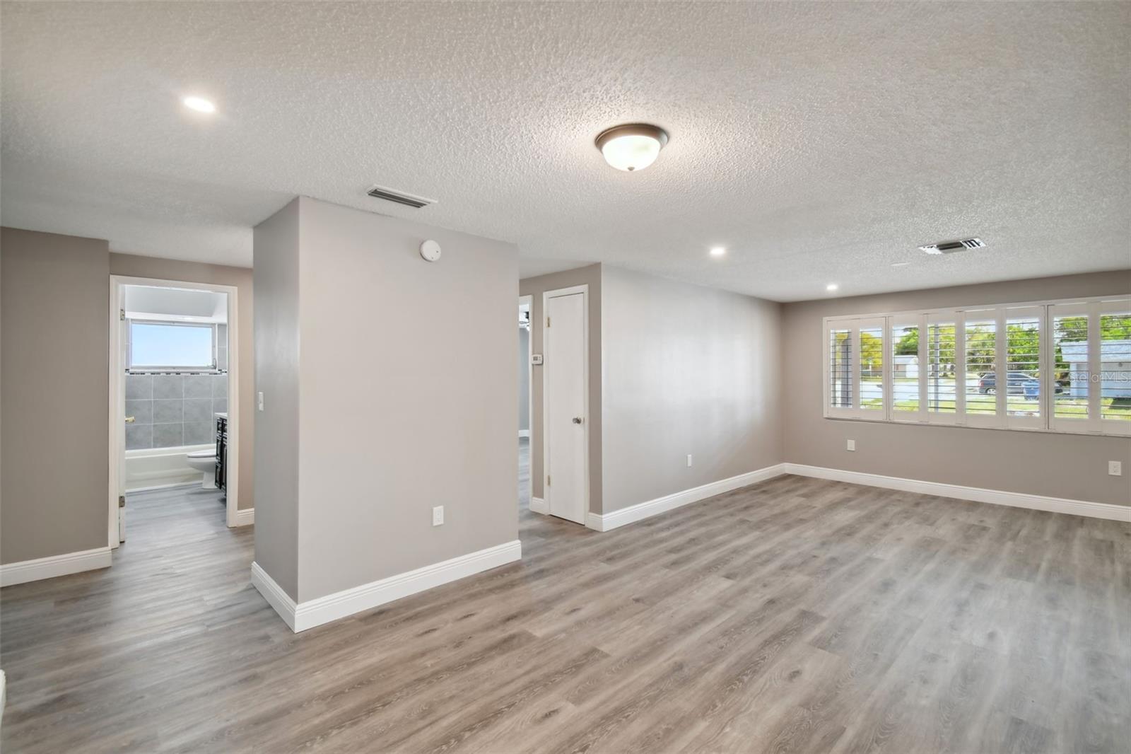 Image 9 of 52 For 7721 Heather Street