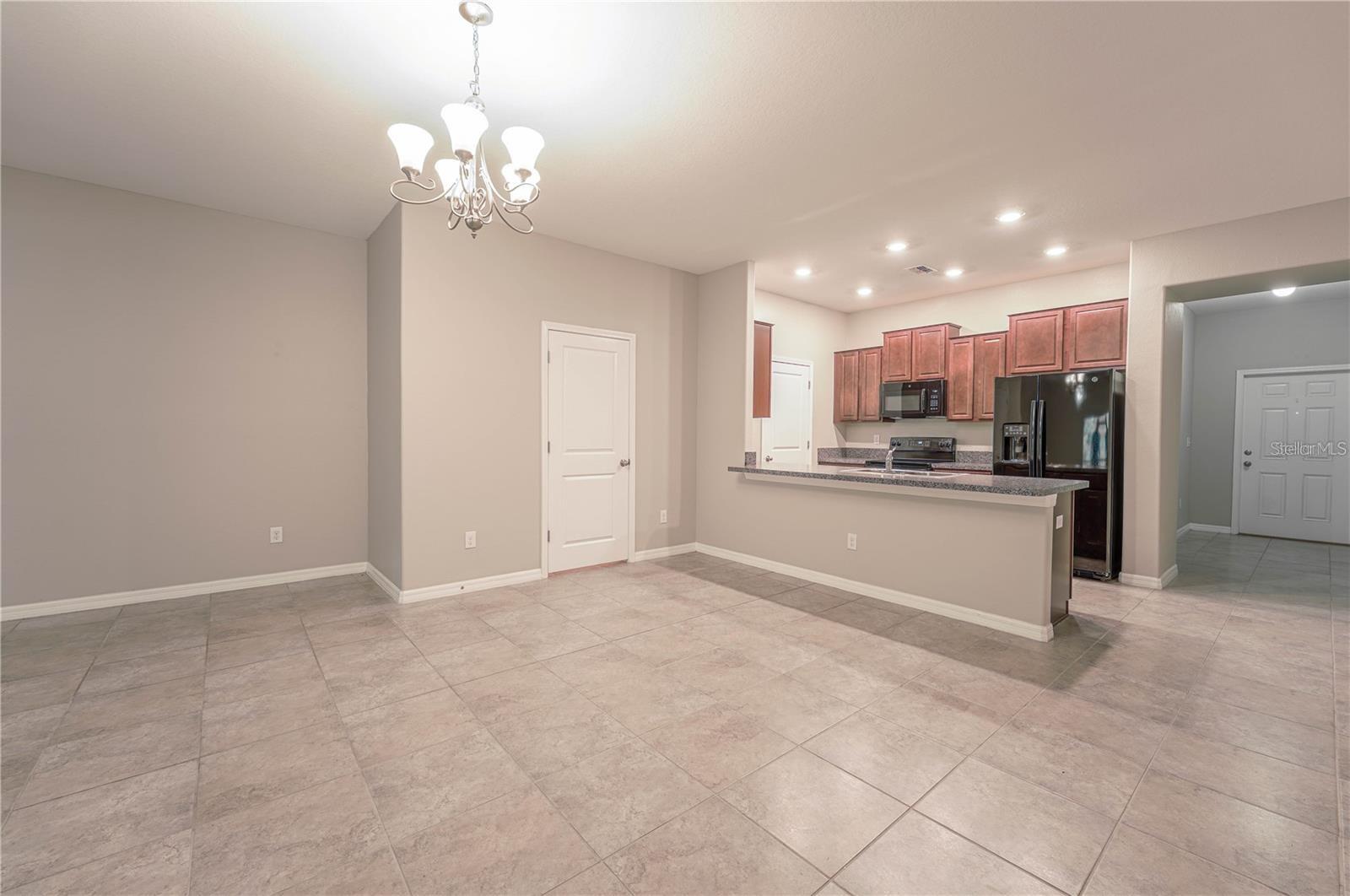 Image 7 of 37 For 10685 Lake Montauk Drive