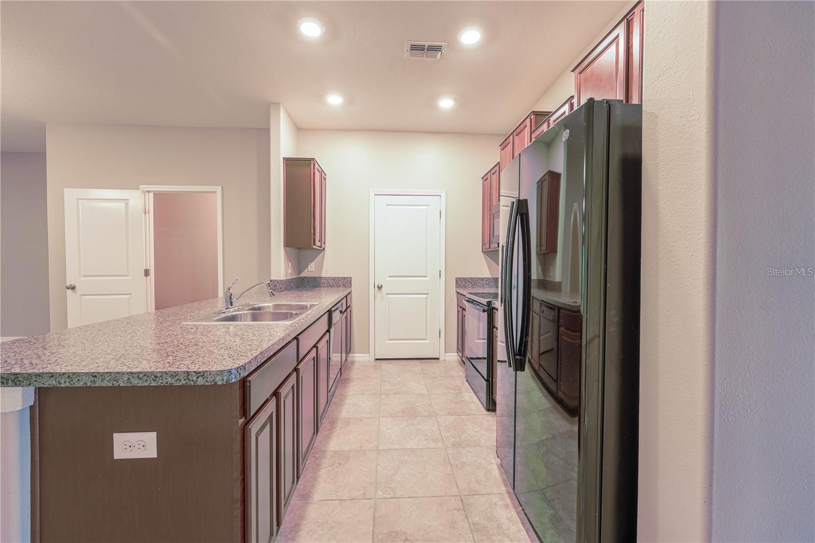 Image 8 of 37 For 10685 Lake Montauk Drive