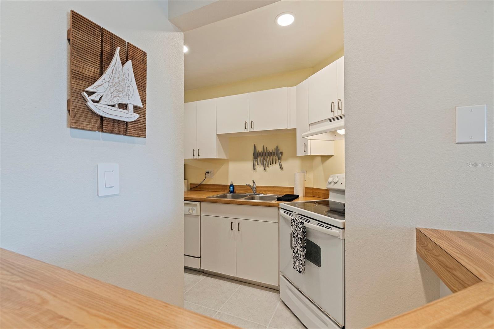 Image 7 of 40 For 1515 Pinellas Bayway S 14