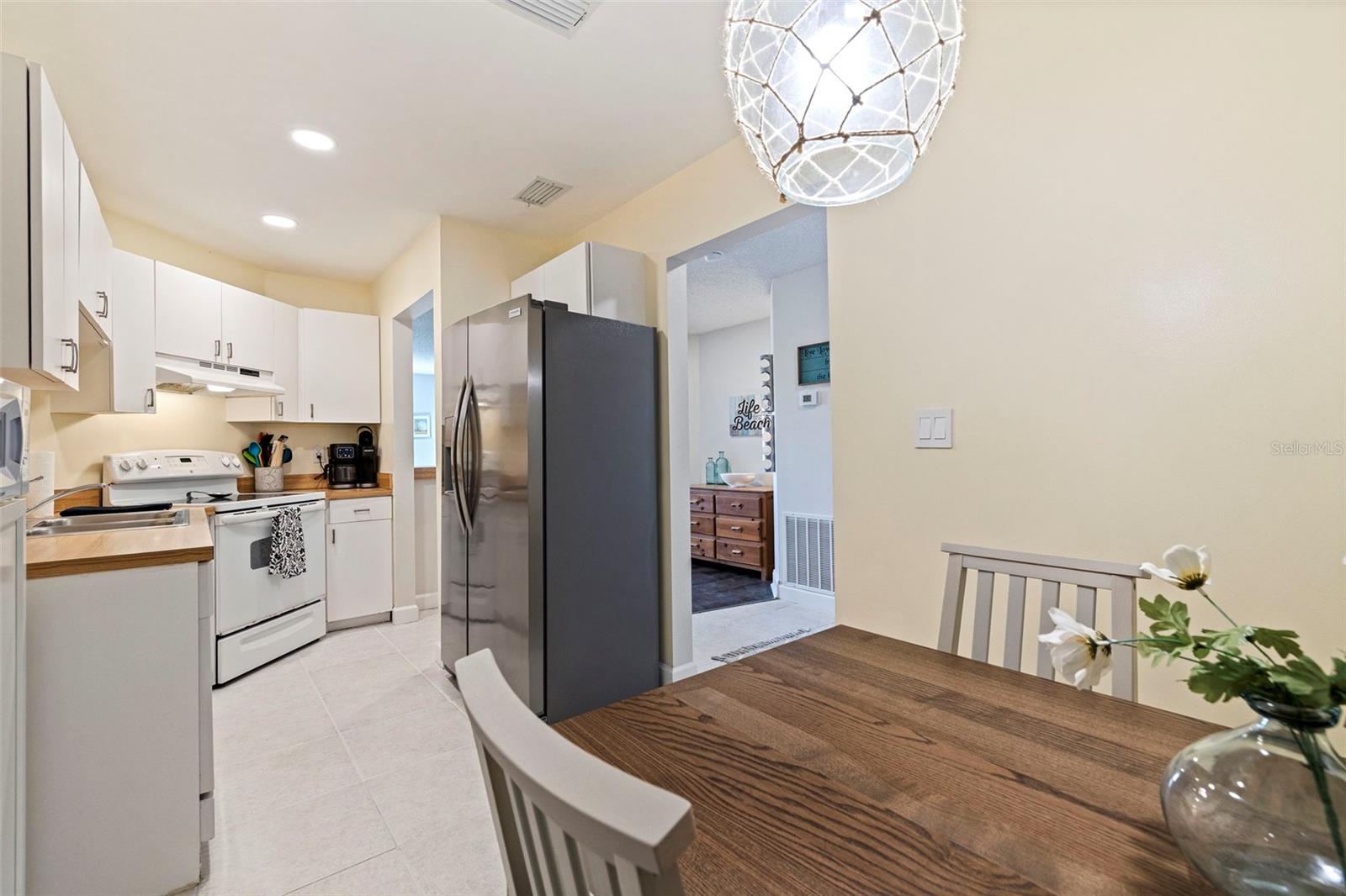 Image 9 of 40 For 1515 Pinellas Bayway S 14