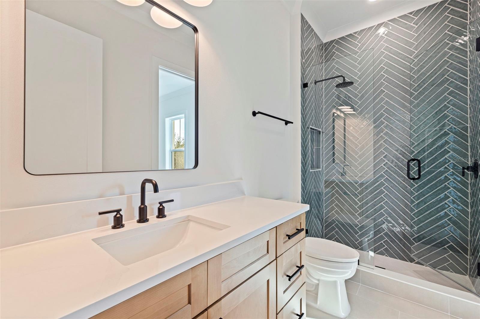 Image 16 of 44 For 1851 Mississippi Avenue Ne