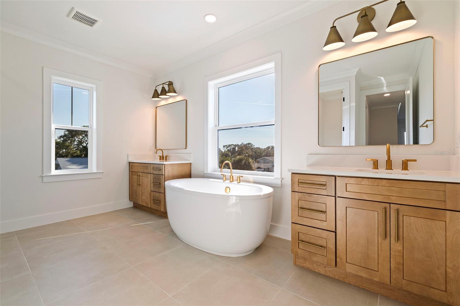 Image 23 of 44 For 1851 Mississippi Avenue Ne