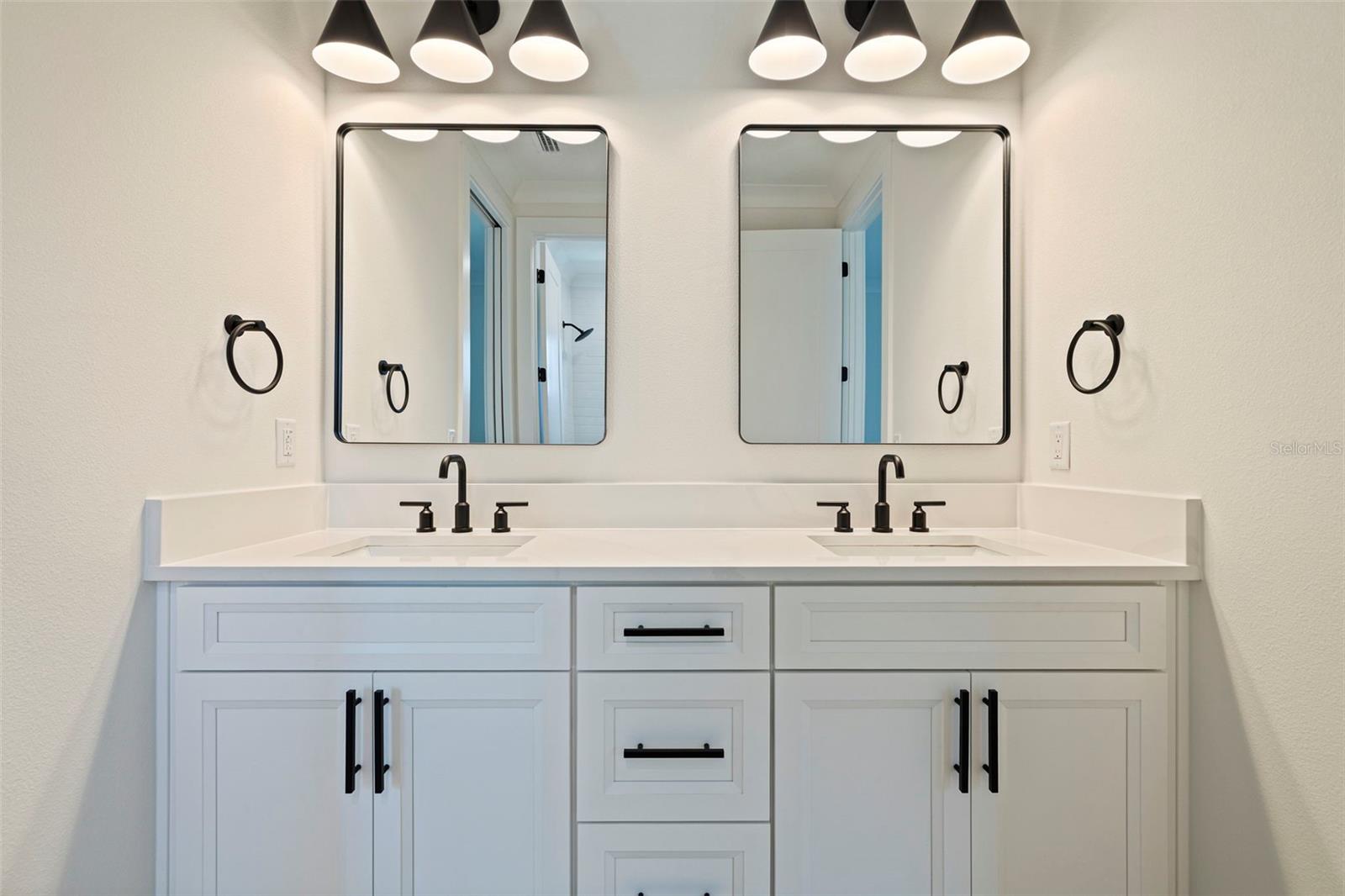 Image 27 of 44 For 1851 Mississippi Avenue Ne