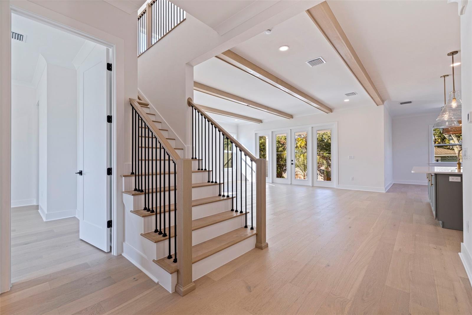 Image 3 of 44 For 1851 Mississippi Avenue Ne