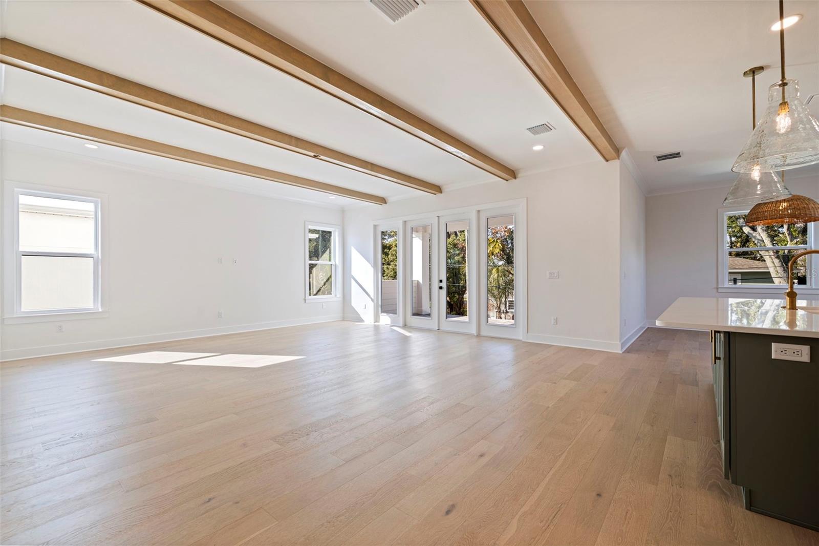 Image 5 of 44 For 1851 Mississippi Avenue Ne