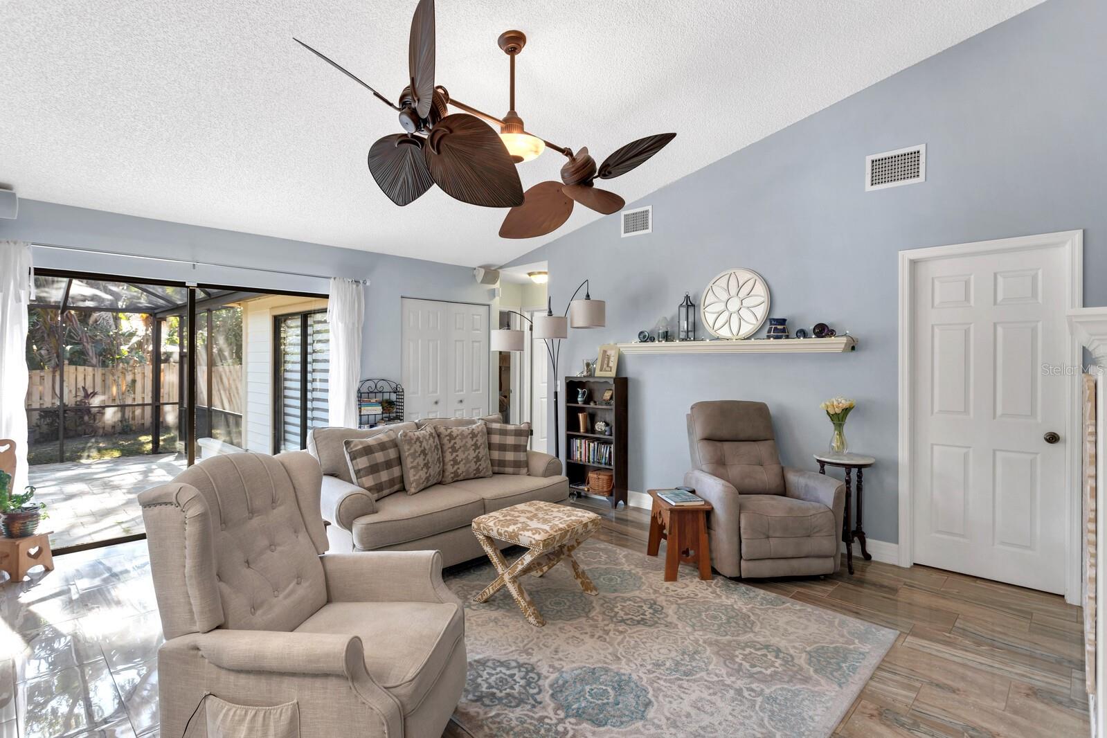 Image 20 of 46 For 3588 Rolling Trail