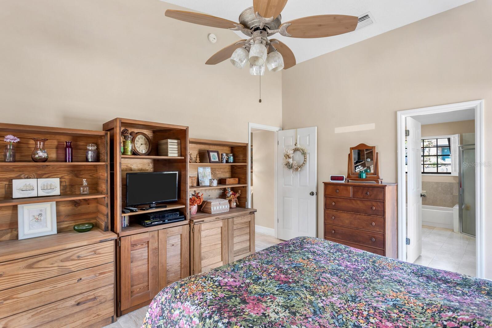 Image 27 of 46 For 3588 Rolling Trail