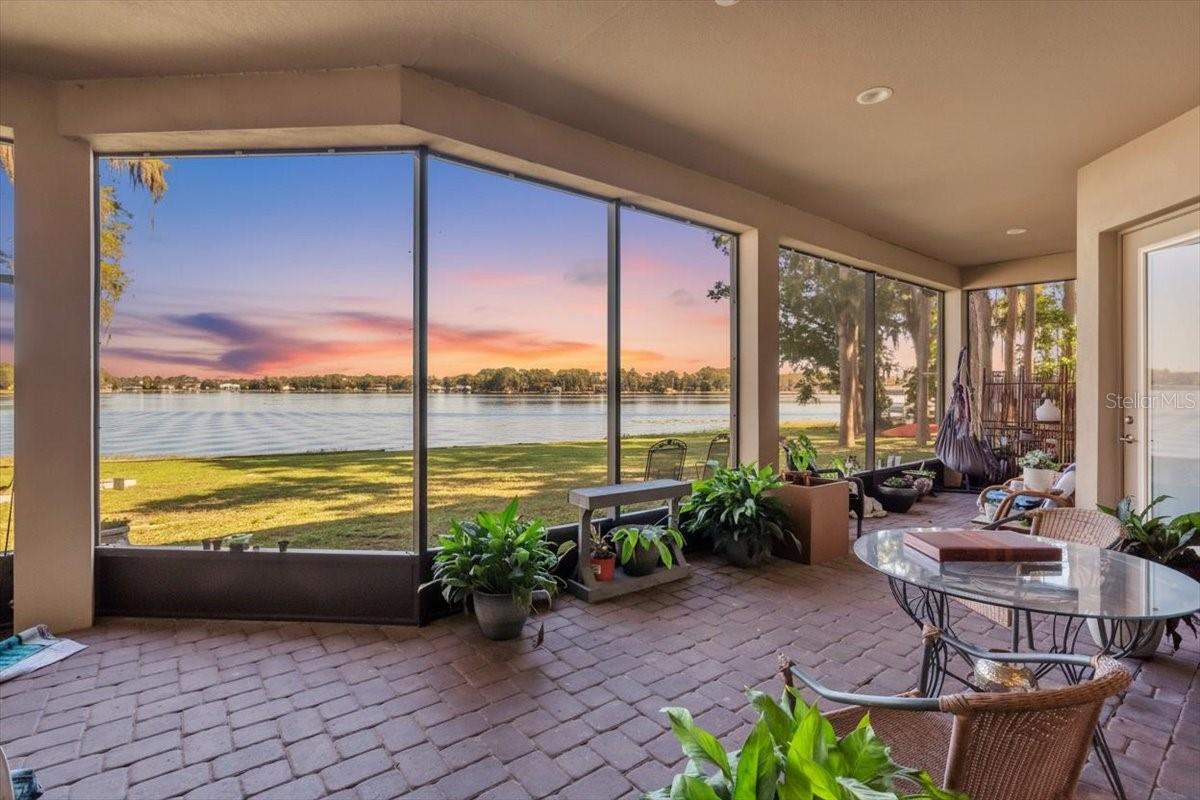 Image 23 of 27 For 9505 Aqua Lane