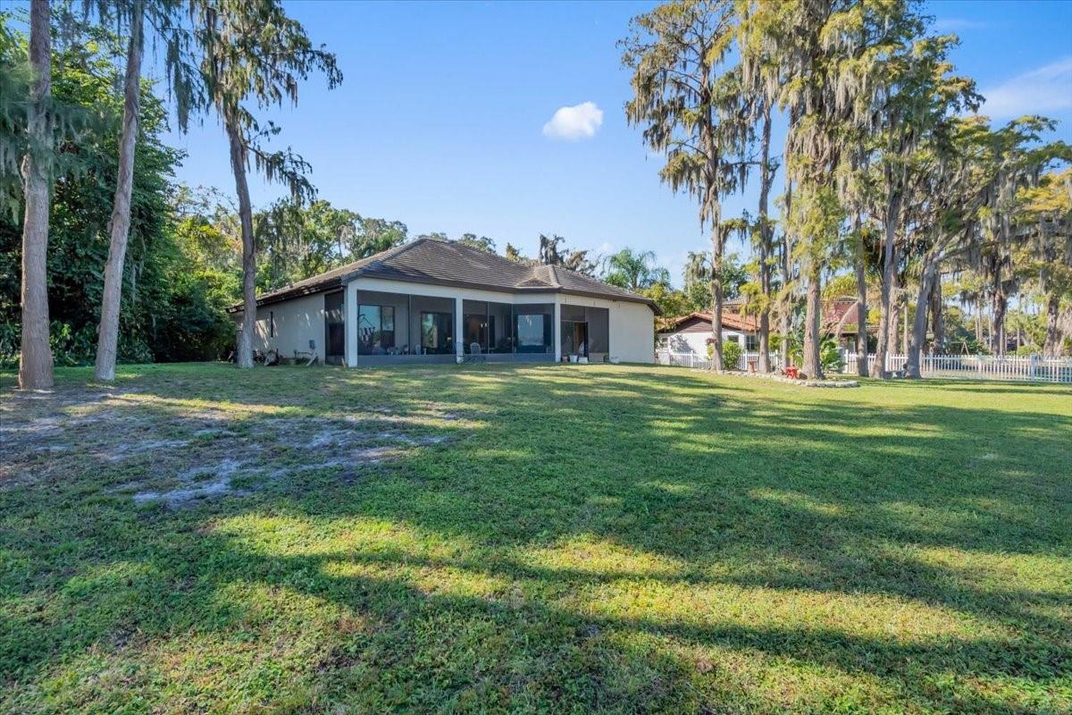 Image 24 of 27 For 9505 Aqua Lane