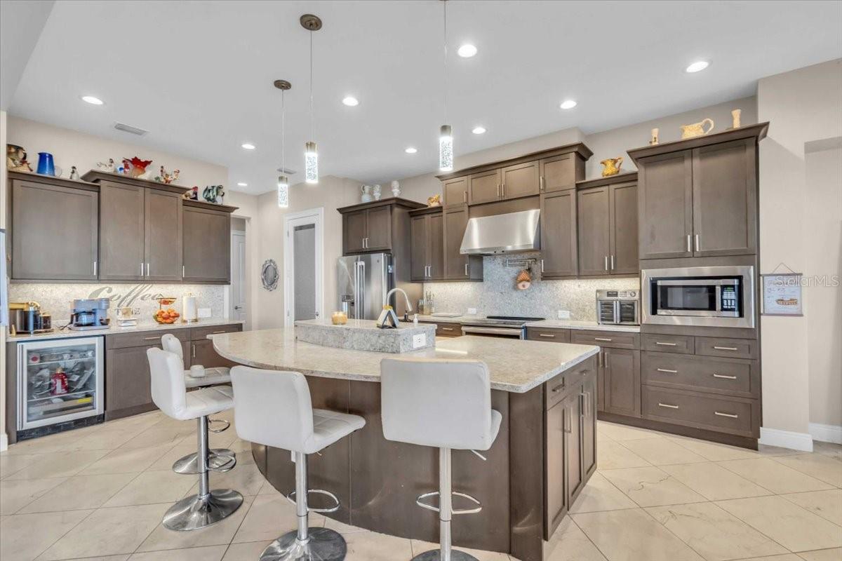 Image 5 of 27 For 9505 Aqua Lane