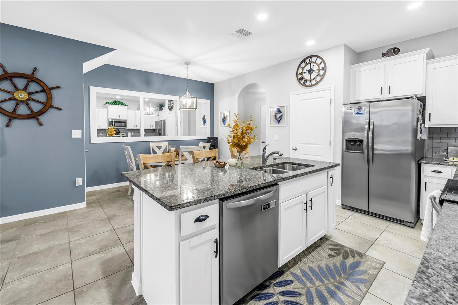 Image 18 of 56 For 8637 Daydream Street