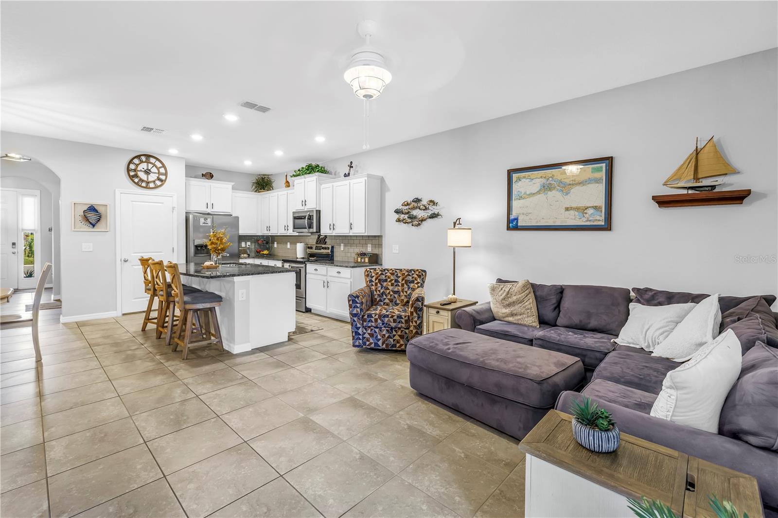 Image 21 of 56 For 8637 Daydream Street