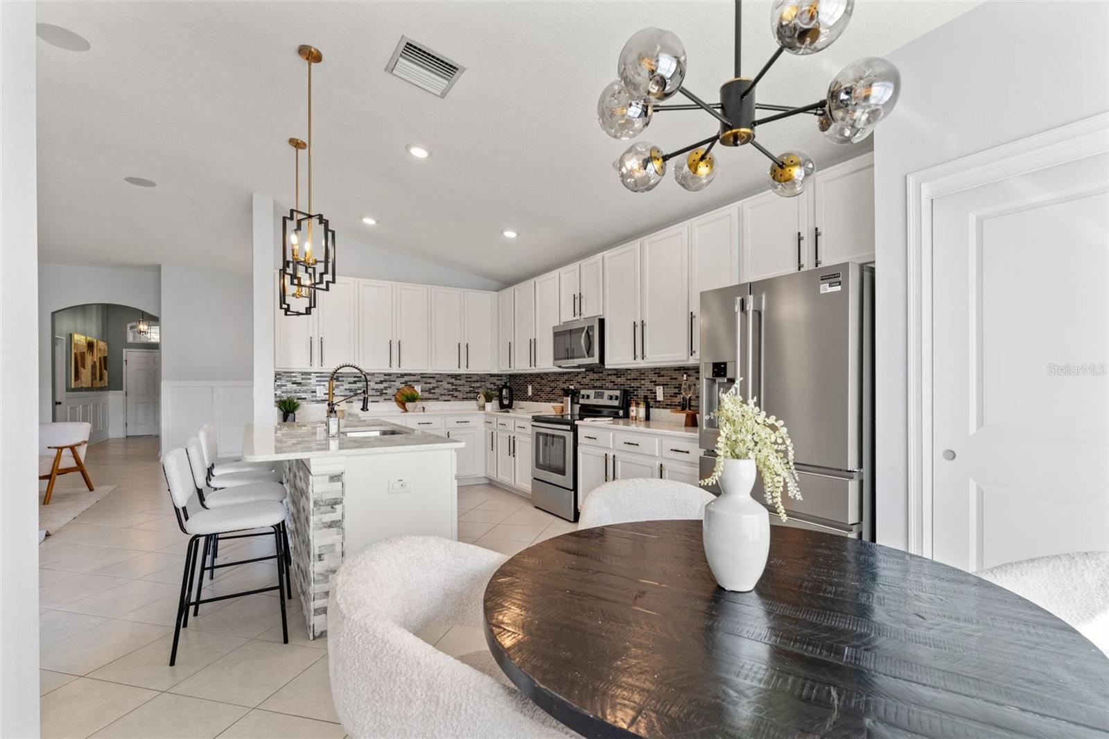 Image 25 of 54 For 6322 Sparkling Way