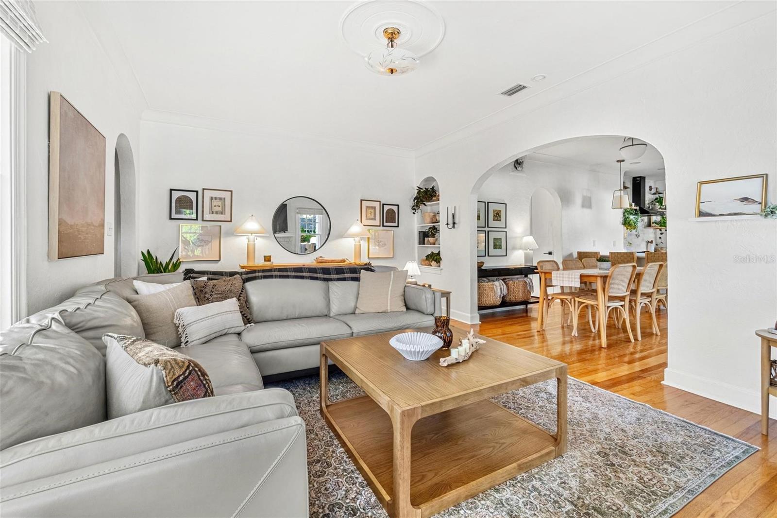 Image 10 of 47 For 2101 Burlington Avenue N