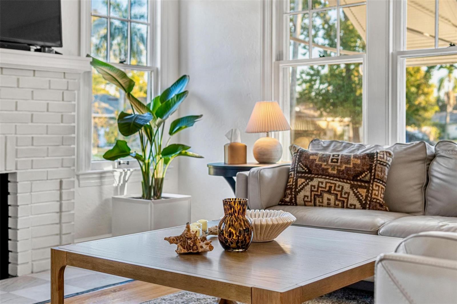 Image 11 of 47 For 2101 Burlington Avenue N