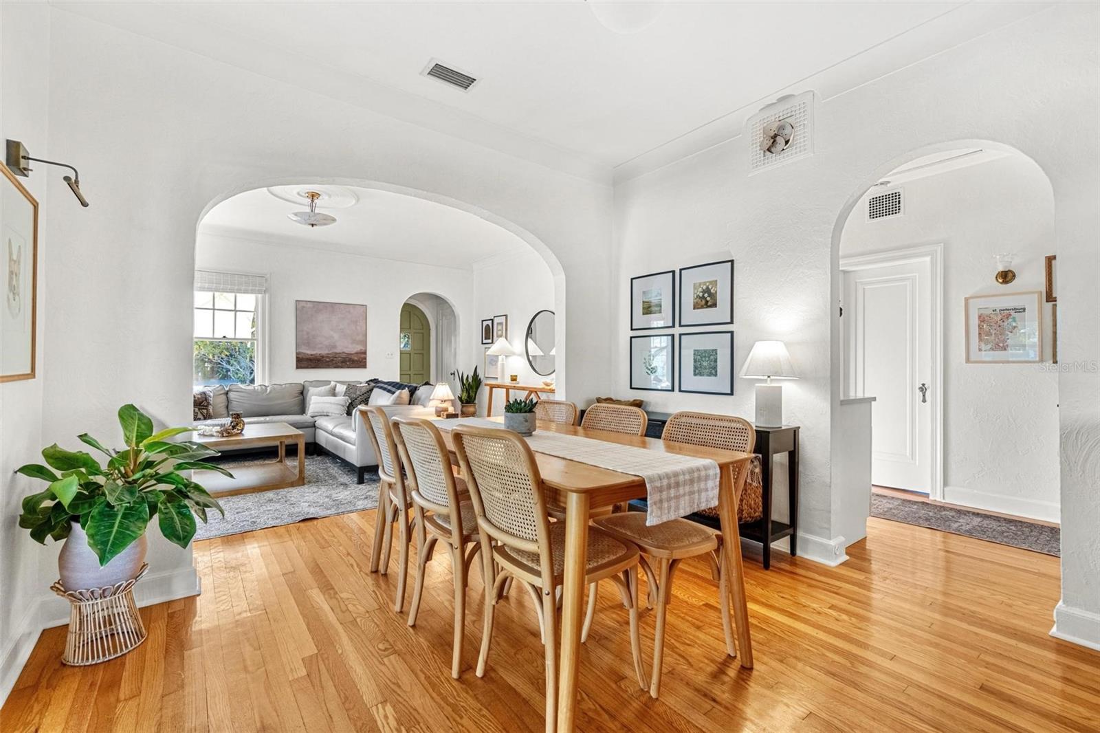 Image 13 of 47 For 2101 Burlington Avenue N