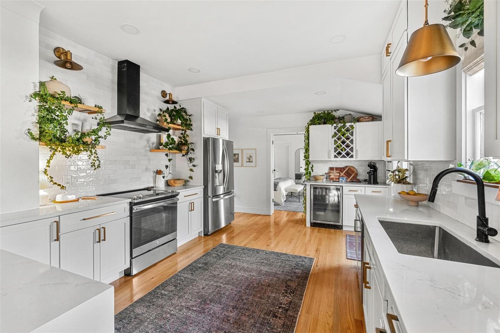 Image 16 of 47 For 2101 Burlington Avenue N