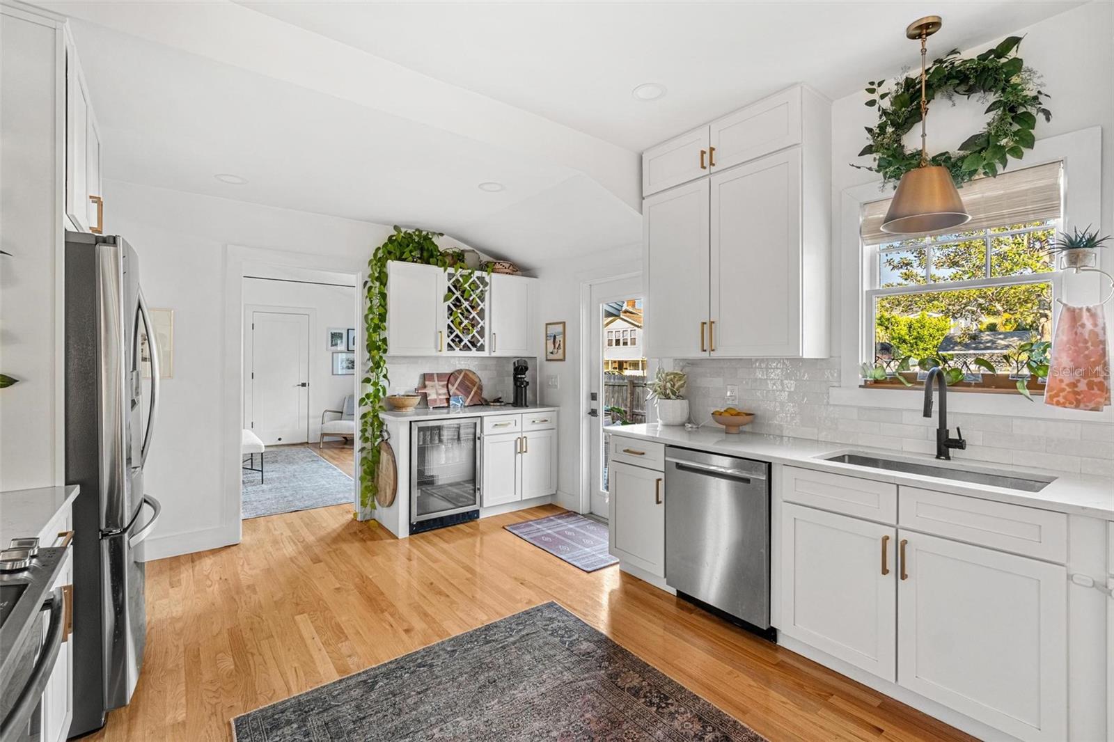 Image 17 of 47 For 2101 Burlington Avenue N