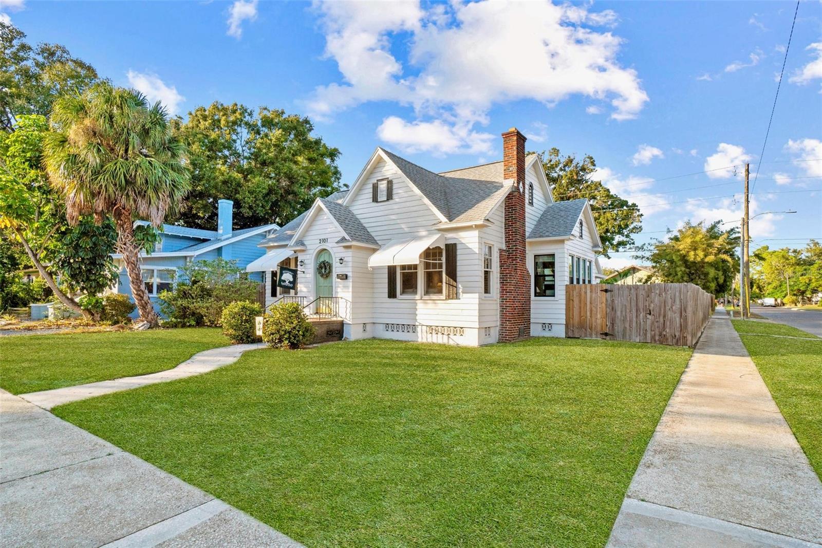 Image 2 of 47 For 2101 Burlington Avenue N